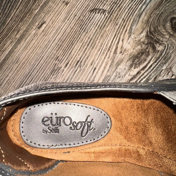Eurosoft by Söfft Metallic Silver Gray Slip-On Shoes
Comfortable Fall size 6 - Picture 8 of 10